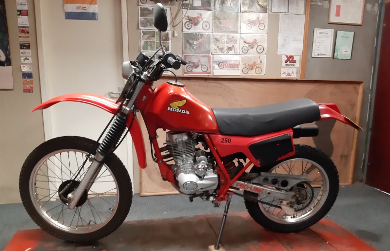 Honda XL125R 1987 (H) information